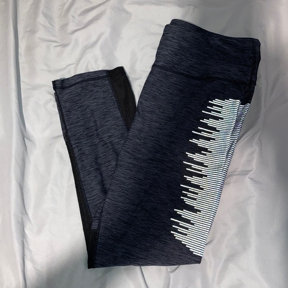 Yoga pants - Picture 2 of 3